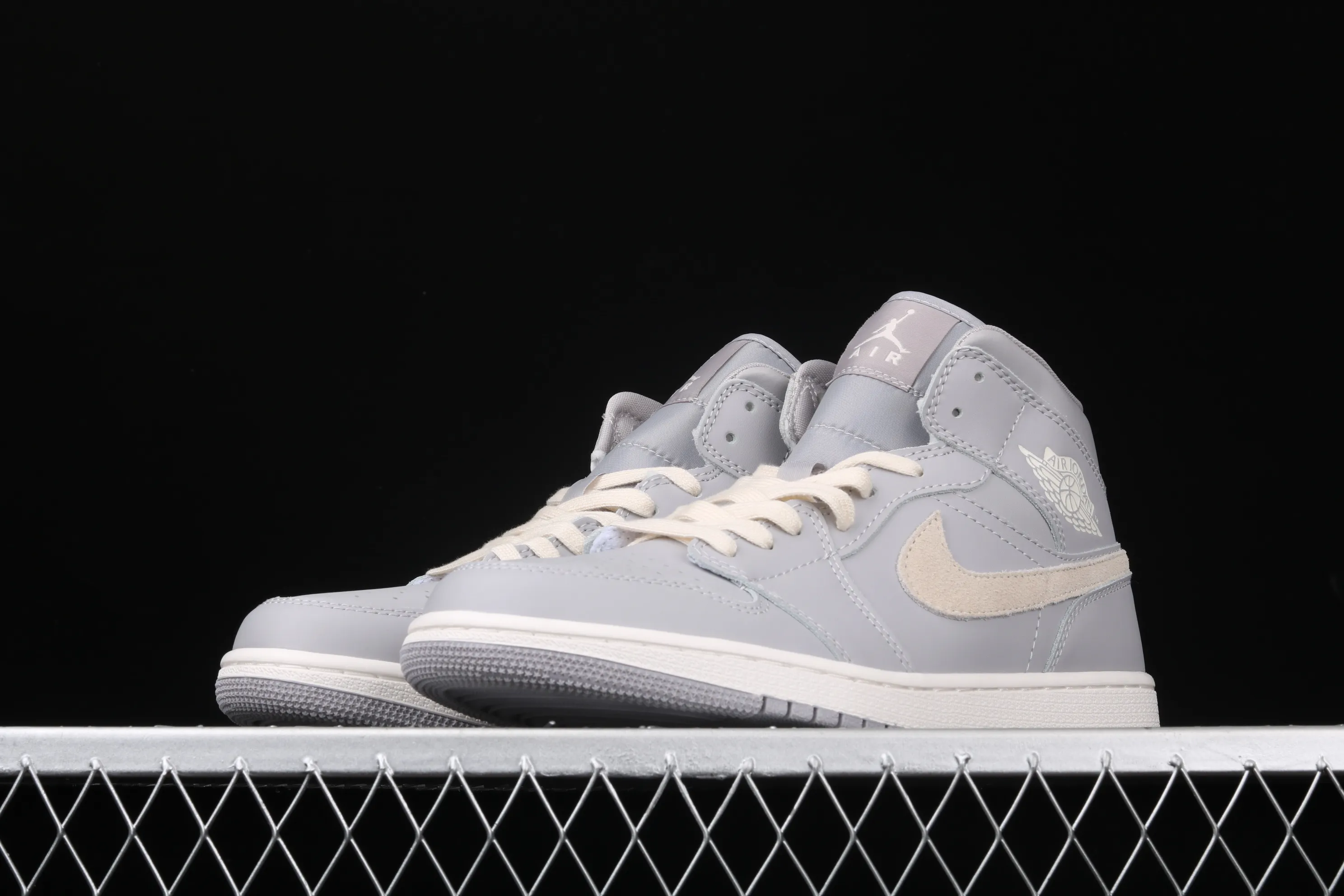 All Categories Air Jordan Jordan Series Basketball Shoes Air Jordan 1 High Air Jordan 1 Mid AJ1 Joe 1 Gray Little Earl Basketball Shoes CD7240-002
